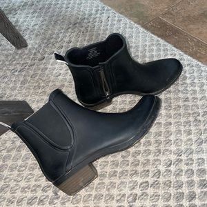 Womens Lucky brand rain boots!